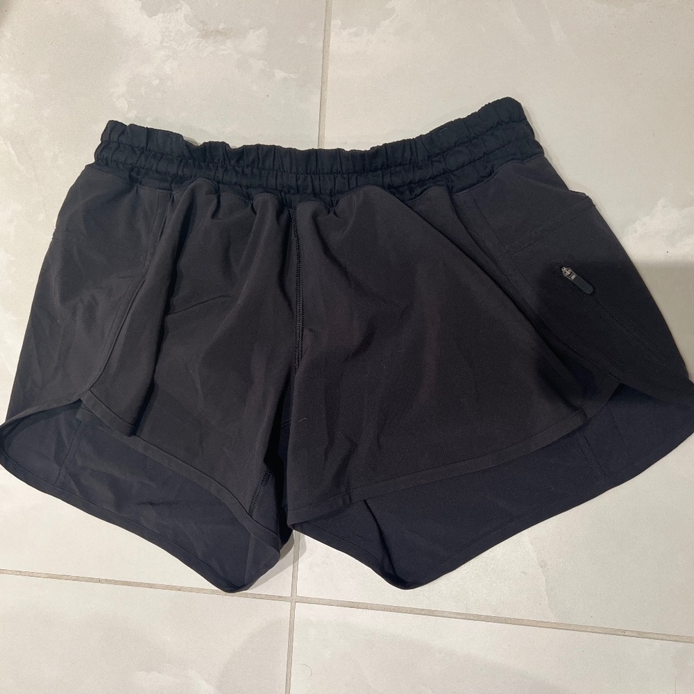 Lululemon tracker 4” shorts